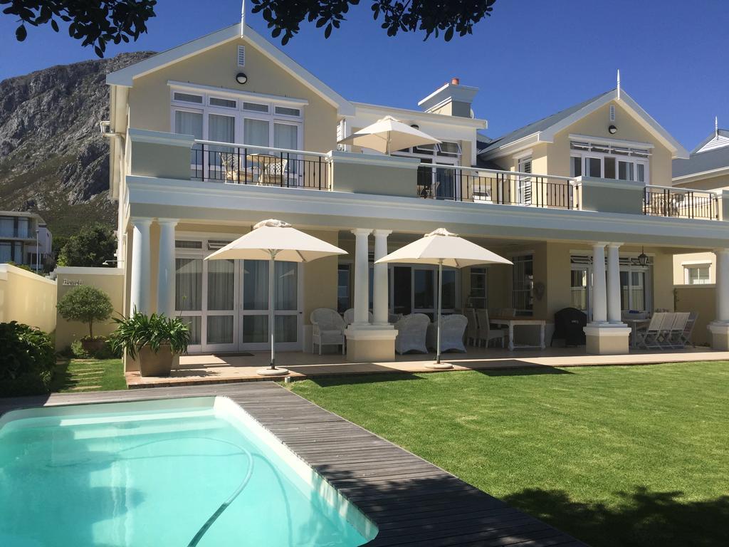 Sandals Beach Villa Херманус Экстерьер фото